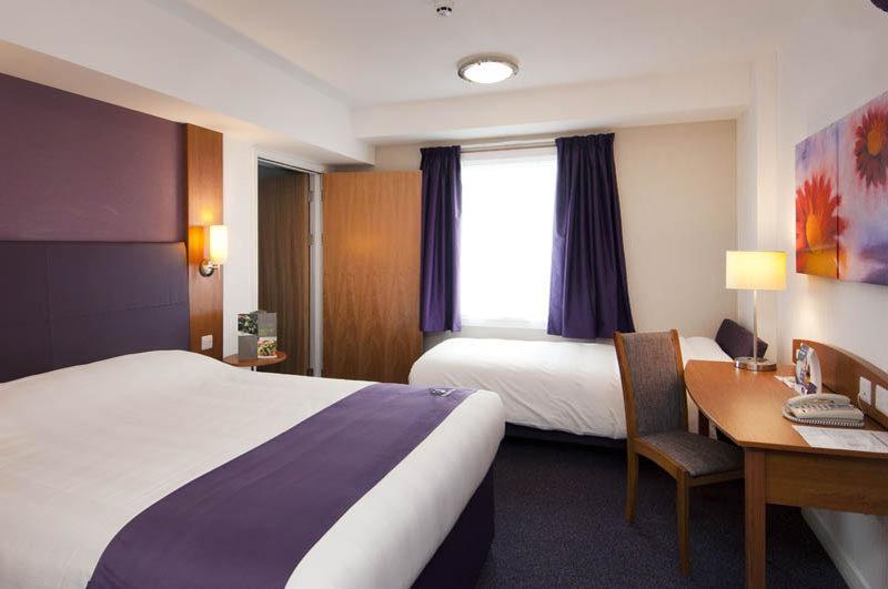 Premier Inn Frome Zewnętrze zdjęcie